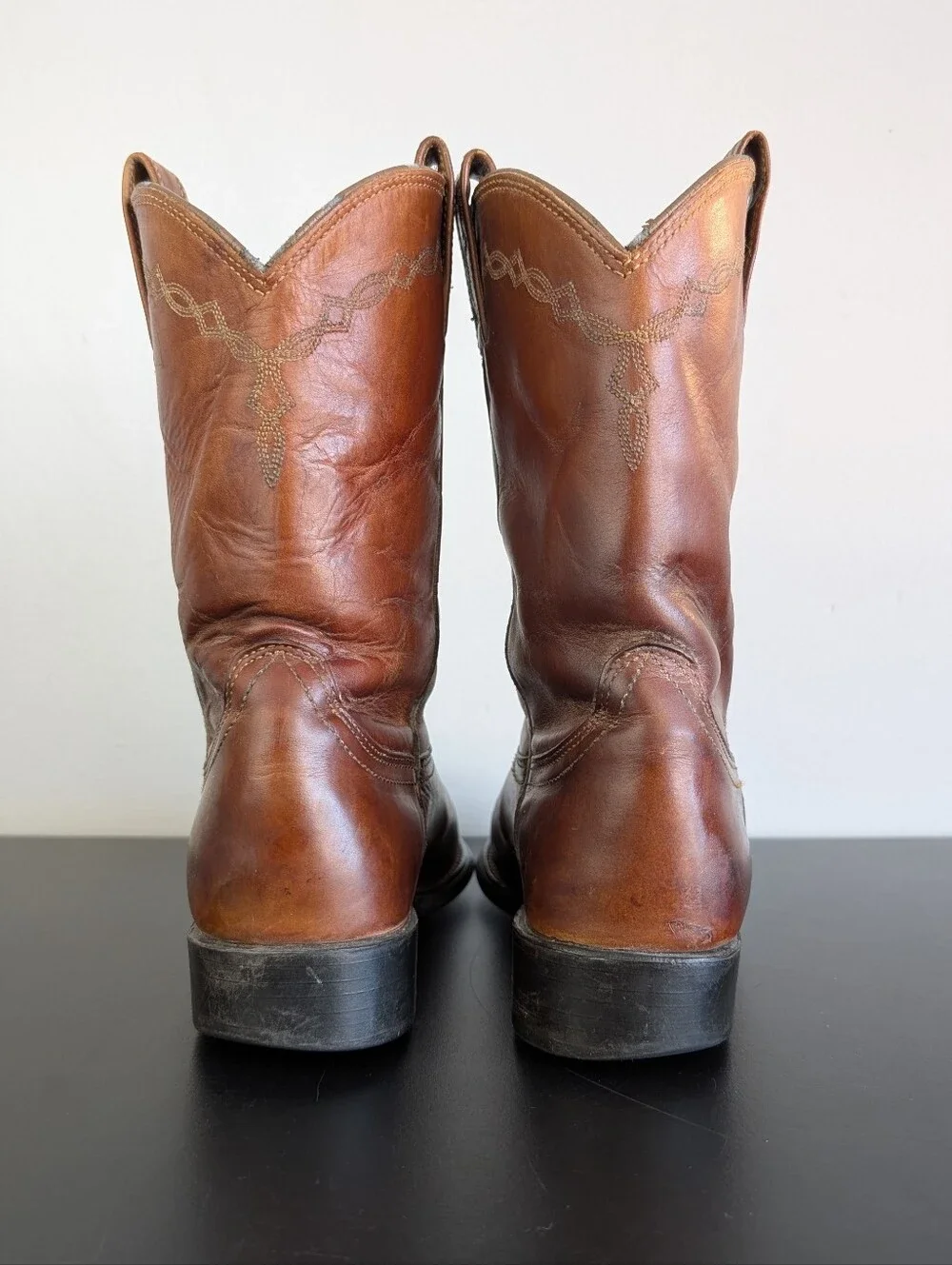 Ariat | Brown Leather Cowboy Boots, Mens Size  9 D (FLAWS) - Picture 4 of 16